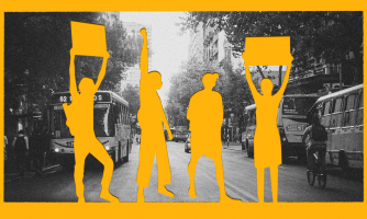 siluetas de personas con carteles se recortan sobre una foto de la calle donde se ven omnibus, bicicletas y personas esperando el bus